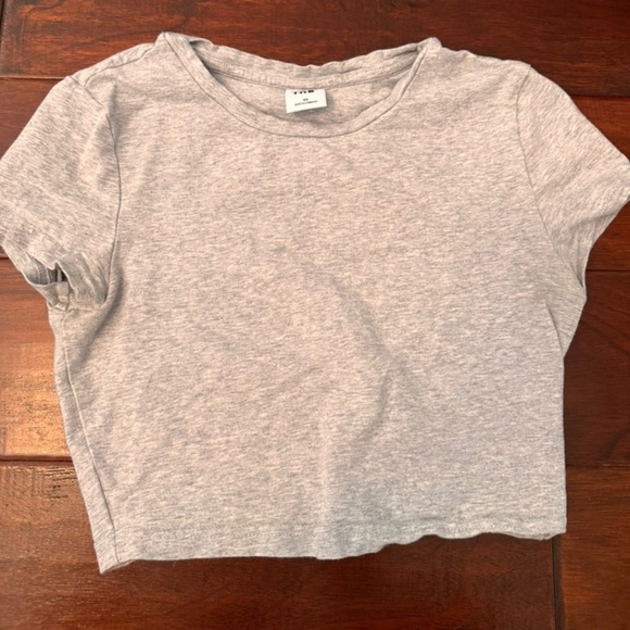 TNA cropped t-shirt - Picture 1 of 2